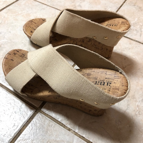 Shoes - Picture 2 of 5